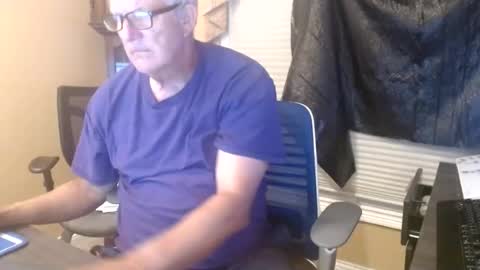 handsome_guy4u online show from July 28, 3:34 am