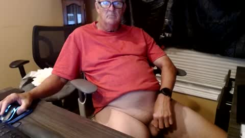 handsome_guy4u online show from August 3, 4:30 am