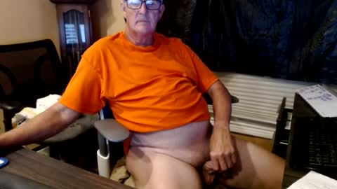 handsome_guy4u online show from August 16, 3:43 am