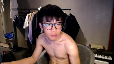 handsome_mannn online show from August 3, 2:29 am