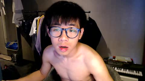 handsome_mannn online show from August 3, 7:10 pm