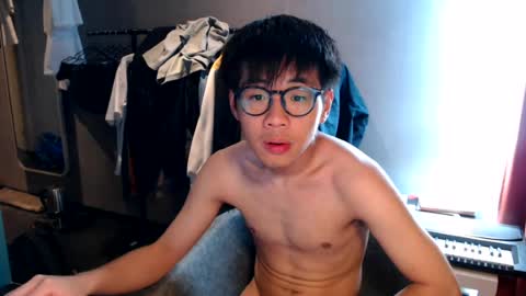 handsome_mannn online show from August 9, 12:28 pm