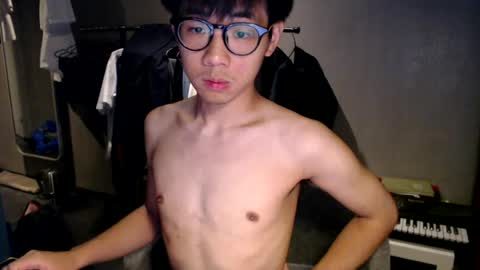handsome_mannn online show from August 10, 7:48 pm