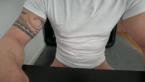 hanky online show from April 15, 2:13 pm