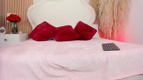 hanna__collins_ online show from August 3, 9:22 pm