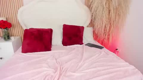 hanna__collins_ online show from August 3, 10:28 pm