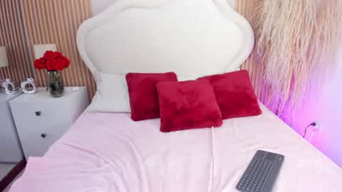 hanna__collins_ online show from August 15, 8:46 pm