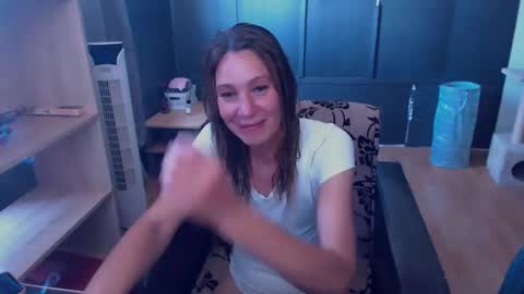 hanna_ha online show from June 11, 12:00 pm