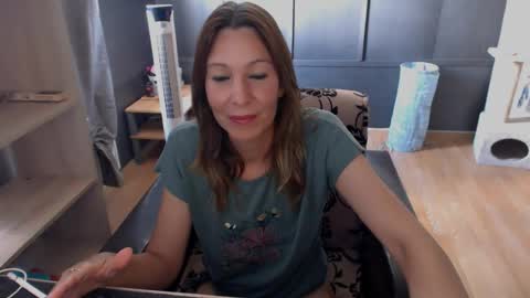 hanna_ha online show from June 16, 10:35 am