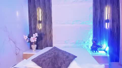 EVI online show from August 13, 4:15 am