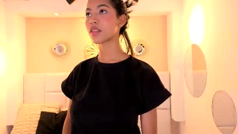 hanna_vic online show from August 13, 1:19 am