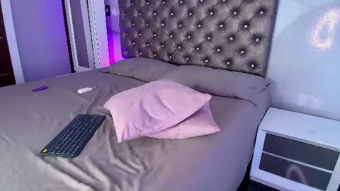 hannaa_wellss online show from August 8, 3:34 pm