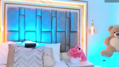 Eliana online show from July 30, 2:19 am