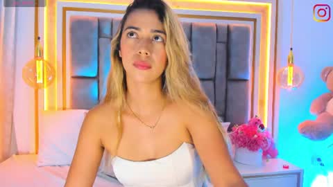 Eliana online show from August 5, 1:58 am