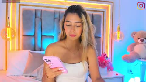 Eliana online show from August 5, 3:04 am