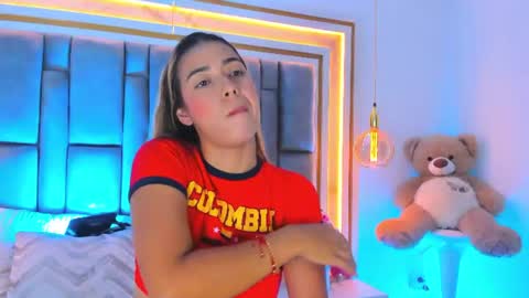 Eliana online show from August 16, 1:53 am