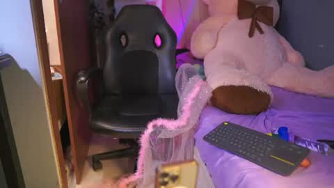 hannachris online show from August 10, 8:43 pm