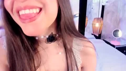 Hanna Collins  online show from August 15, 2:32 pm