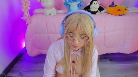 hannacutegod online show from March 30, 9:45 am
