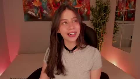 Hannah online show from August 12, 11:29 pm