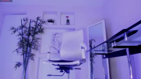 HANNAH HOWELL online show from August 10, 2:29 pm