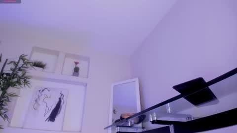HANNAH HOWELL online show from August 13, 2:31 pm