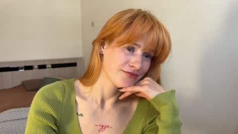 hannah levis  online show from April 29, 11:56 am