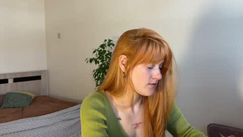 hannah levis  online show from April 29, 1:02 pm