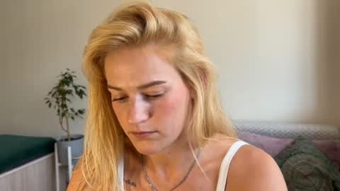 hannah levis  online show from June 30, 8:59 am