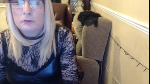 hannahcd57 online show from June 6, 12:49 am