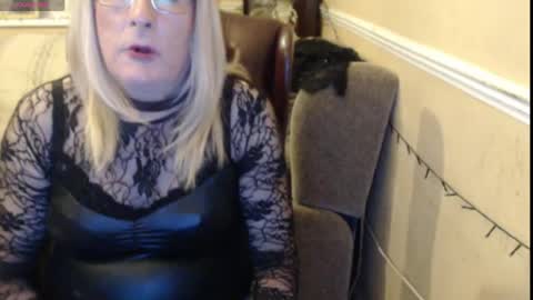 hannahcd57 online show from June 6, 1:55 am