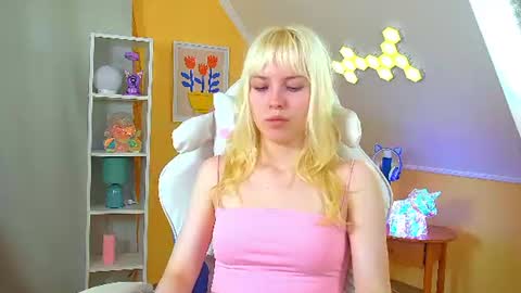 Hannah online show from August 15, 7:23 am