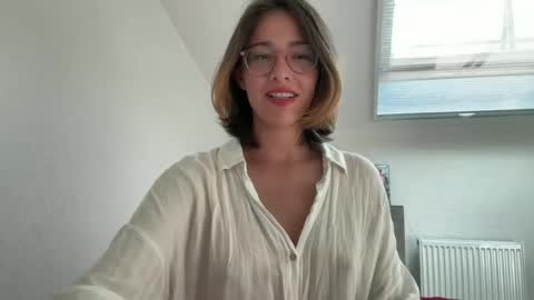 hannahinto online show from July 17, 1:55 pm