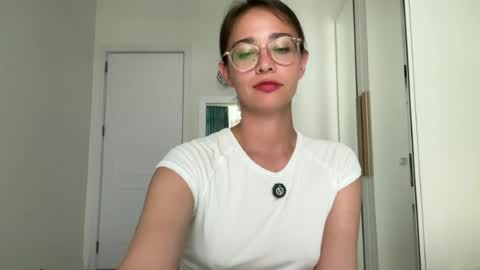 hannahinto online show from August 1, 11:27 am