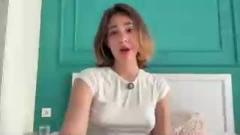 hannahinto online show from August 6, 12:37 pm