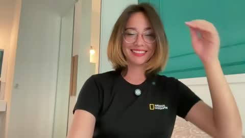 hannahinto online show from August 9, 12:28 pm