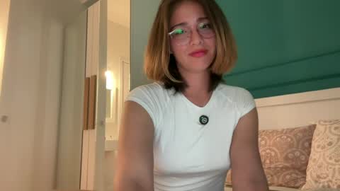 hannahinto online show from August 14, 1:37 pm
