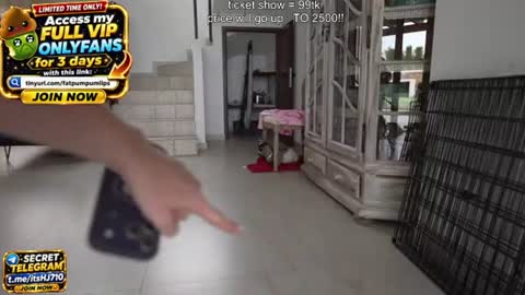 Hannah James online show from August 3, 2:57 pm