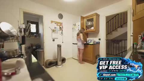 Hannah James online show from August 15, 6:23 pm