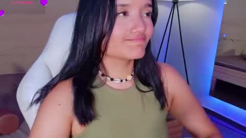 hannahmonttgomery  Help me reach 100 Hands up online show from August 7, 6:46 am
