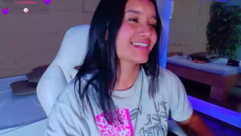 hannahmonttgomery  Help me reach 100 Hands up online show from August 14, 8:56 pm