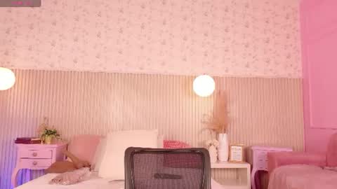 hannaprada1 online show from August 15, 12:31 pm