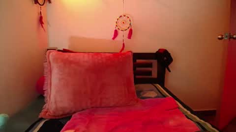 hannaqueen23 online show from August 6, 5:17 am