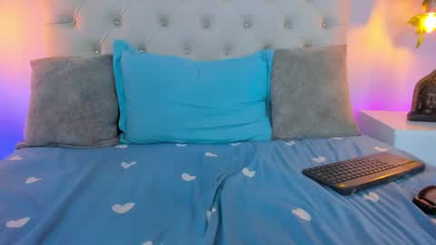 Hanna Angel Simmons online show from May 24, 7:38 pm
