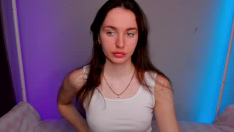 Hannavanilla online show from August 12, 1:30 am