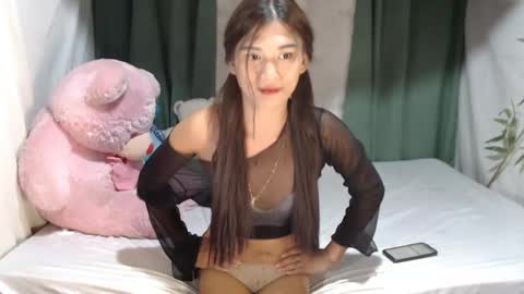 hanninhilton1 online show from May 9, 10:18 am