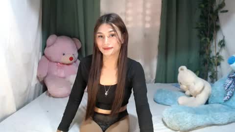 hanninhilton1 online show from May 15, 6:46 am