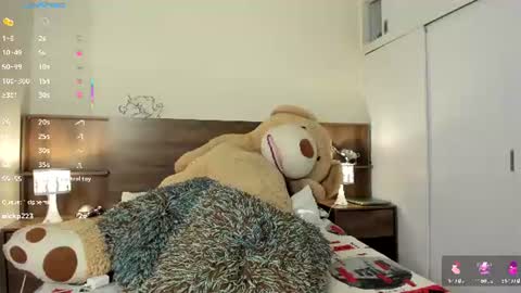 taylor live online show from August 15, 4:05 am