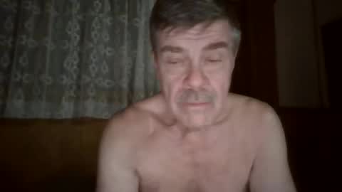 hanzik1954 online show from April 6, 8:57 pm