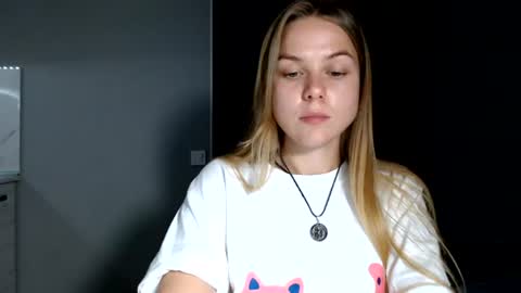 happy_fox_ online show from July 12, 9:32 pm